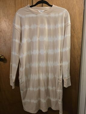 Time and Tru Beige Tie-Dye Sweatshirt Dress